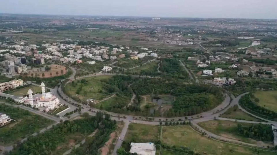 8 Marla Corner Commercial Plot For Sale